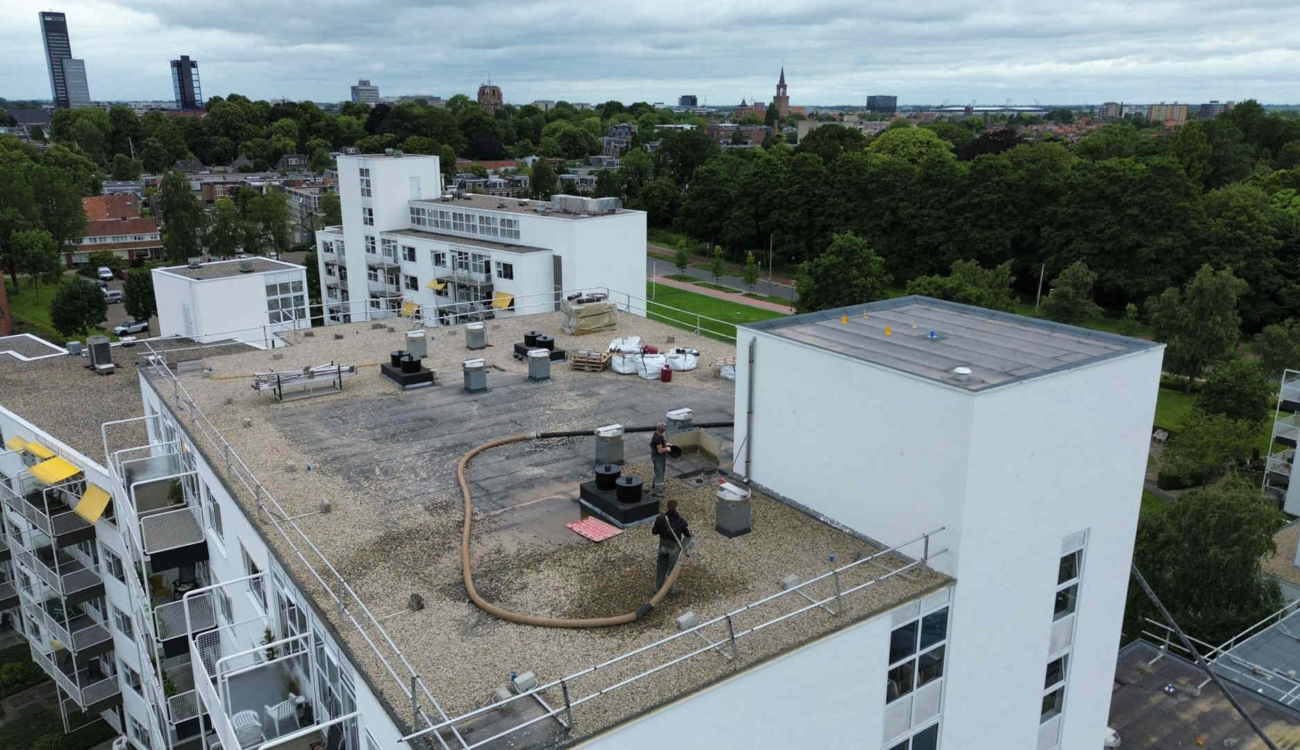 Zicht op dak appartementencomplex Leeuwarden